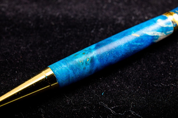 スタビライズドウッド製ボールペン　メープルバール　ライトニングブルー 6枚目の画像