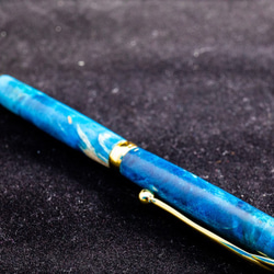 スタビライズドウッド製ボールペン　メープルバール　ライトニングブルー 7枚目の画像