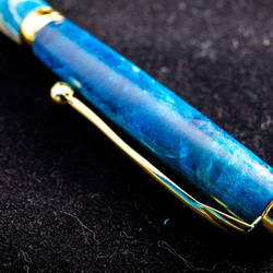 スタビライズドウッド製ボールペン　メープルバール　ライトニングブルー 8枚目の画像