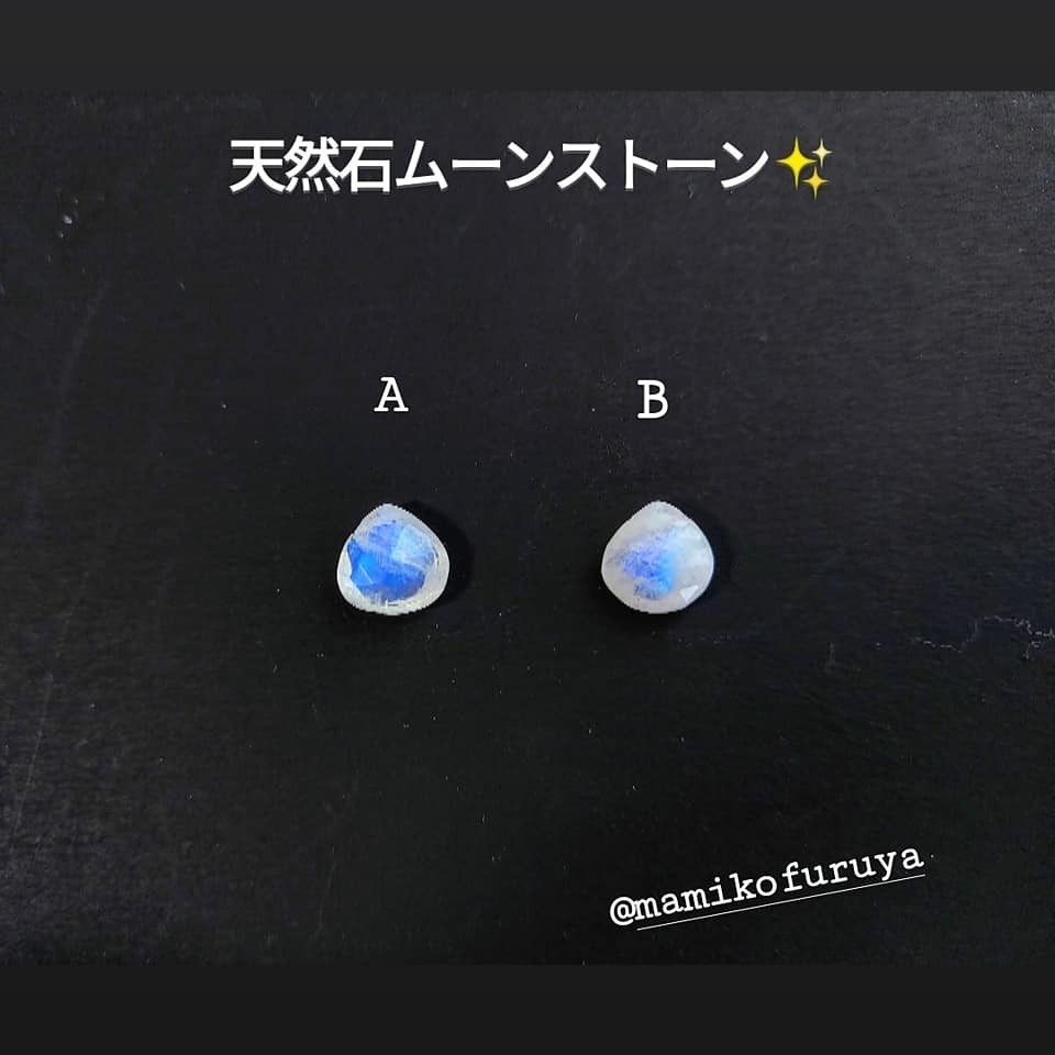 6月誕生石　ブルーの輝きが美しい乳白色の神秘の石　Bブルームーンストーン大人リッチネックレス