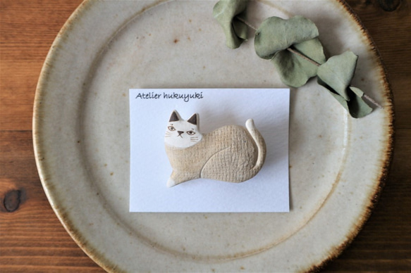 陶器で作った ネコのブローチ A 2枚目の画像