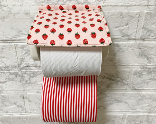 いちご様 トイレットペーパー入れ完成品 1_c2c92a49b302208636ea75d3945e