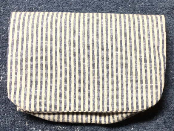 青に白のストライプの移動ポケット(クリップ付き) 1枚目の画像