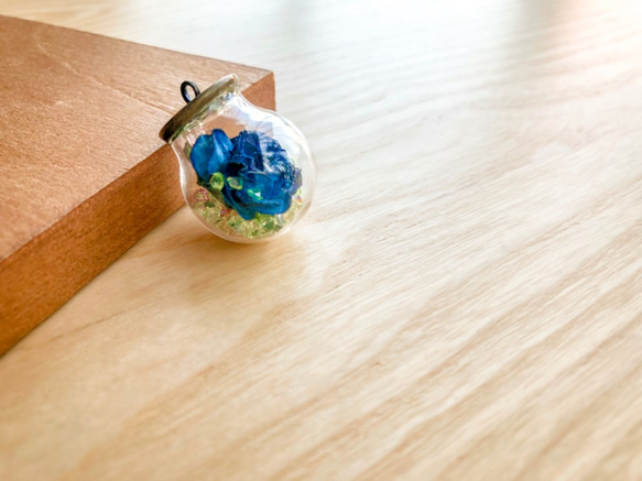 藍玫瑰鑽球 ✧ 耳環 項鍊 吊飾　｜Mizore Works｜ 第1張的照片