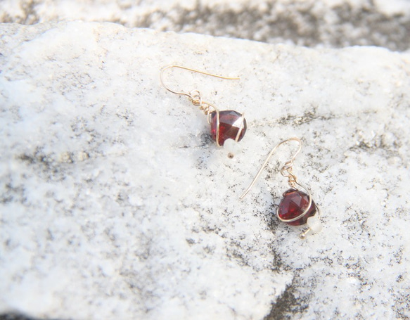 嫣紅石榴石耳環/ Bright Red Garnet earring 第2張的照片