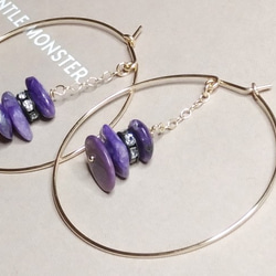 紫龍晶石碎片14KGF大圈耳環/ Charoite beads with 14KGF big hoop earring 第4張的照片