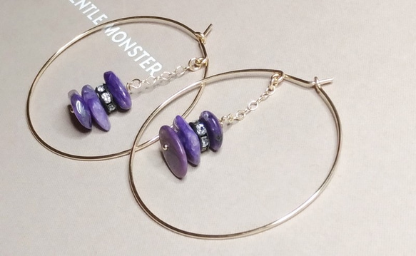 紫龍晶石碎片14KGF大圈耳環/ Charoite beads with 14KGF big hoop earring 第4張的照片