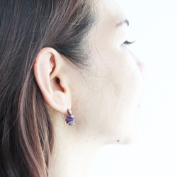 紫龍晶石碎片14KGF耳環/  Charoite beads with 14KGF earring 第4張的照片