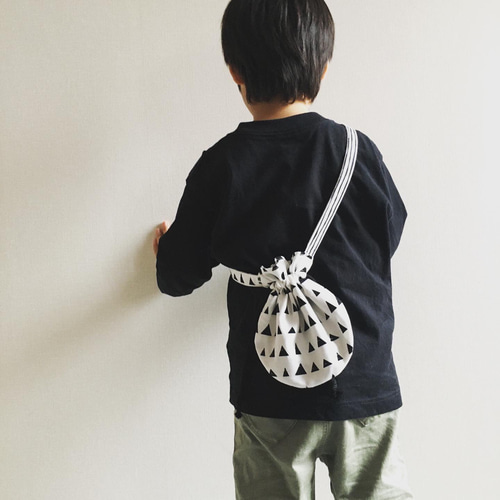 巾着ポシェット 子供 モノクロ 雑貨・その他 tammikuu lunta 通販 