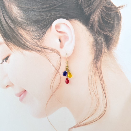 【一点物】ぽってりちゅるんなクリアグリーンドロップ ピアス/イヤリング 一点物】ぽってりちゅるんなクリアグリーンドロップ ピアス