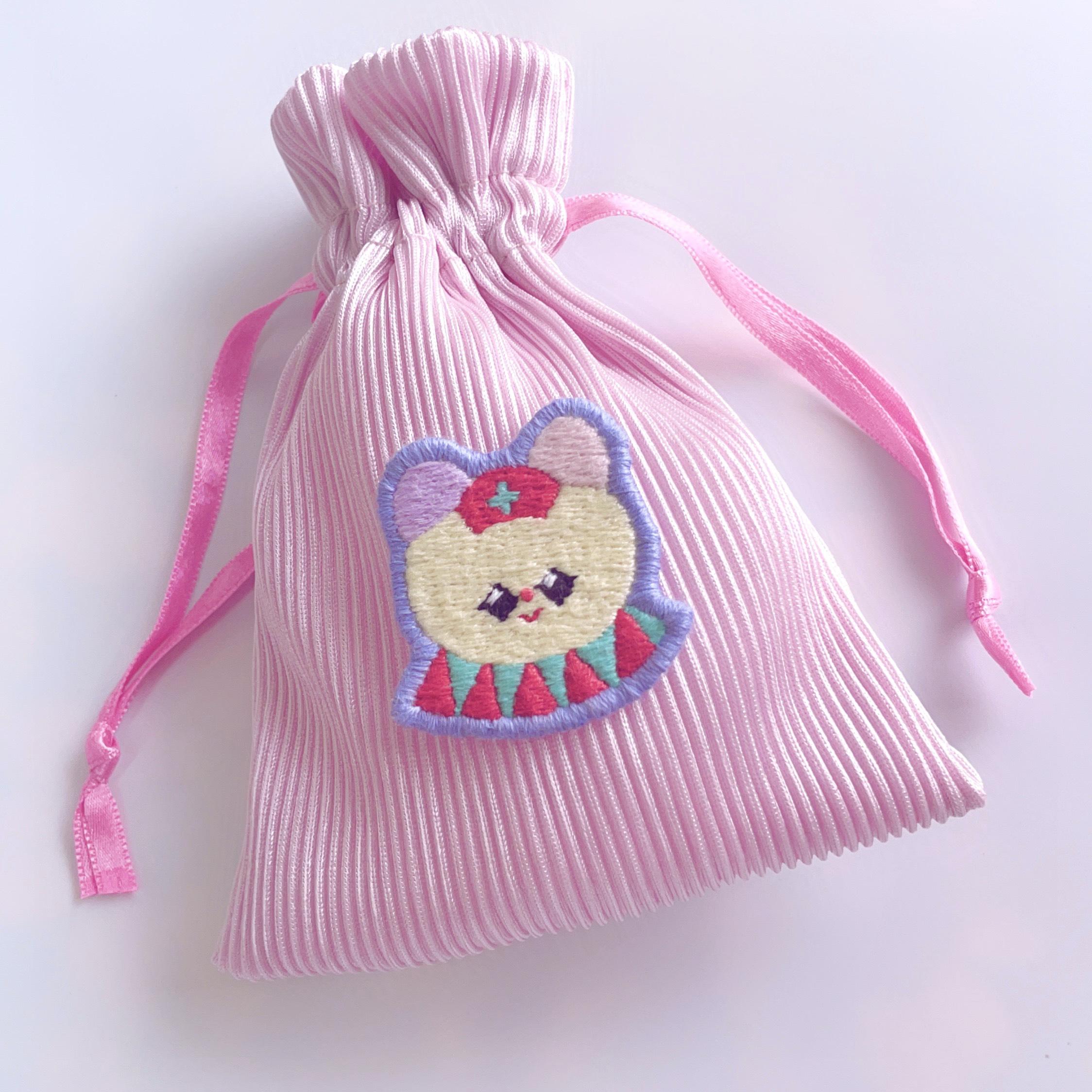 ピエロナースちゃんブローチ(巾着付き) 4,756円