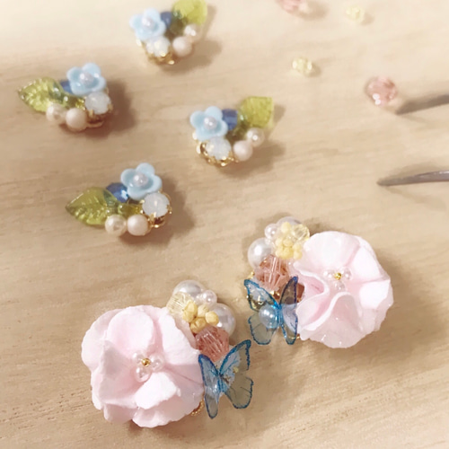 花と蝶のピアス/イヤリング ピアス（その他） cor•de•rosa 通販 