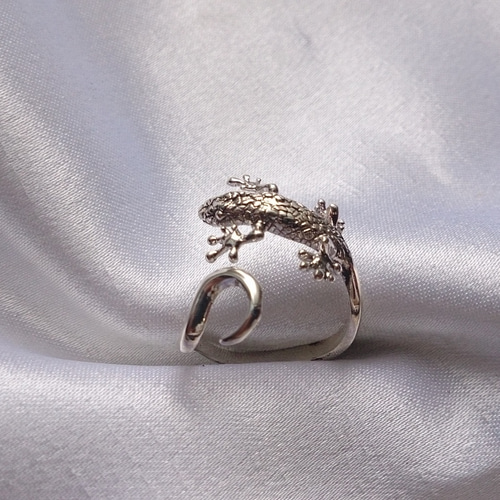 トカゲリング（女性用） 指輪・リング ｼﾙﾊﾞｰｱｸｾｻﾘｰ TASUKU 通販