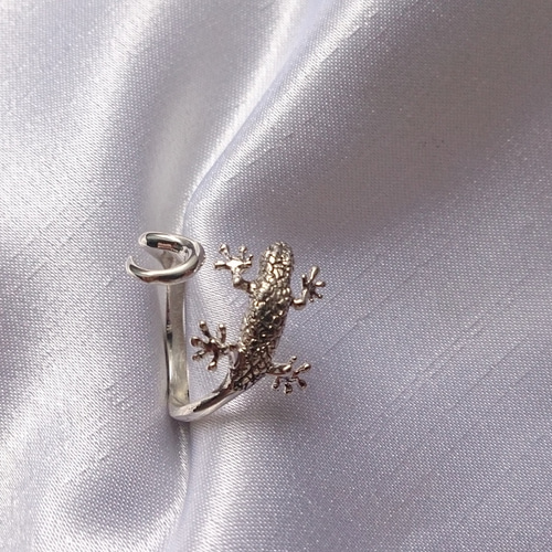 トカゲリング（女性用） 指輪・リング ｼﾙﾊﾞｰｱｸｾｻﾘｰ TASUKU 通販
