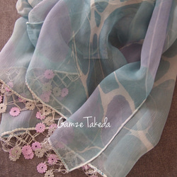春色！マーブリング染めスカーフ・オヤ付き　青・紫系　シルク 2枚目の画像