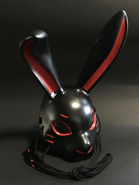 兔子麵具（黑色 x 紅色） 第3張的照片