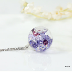 紫陽花＊クリスタルガラスビーズの液体ガラスドームネックレス 2枚目の画像