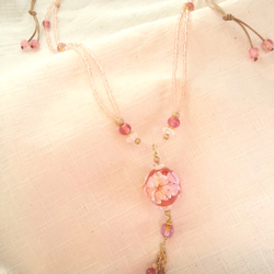 デコラティブなとんぼ玉～八重桜のネックレス 3枚目の画像