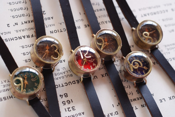 金屬數字浮動迷你 12 紅色 Kei-1 手工手錶黃銅 第2張的照片