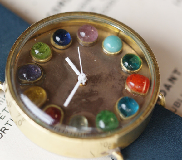 多色手工手錶黃銅玻璃皮革 第3張的照片