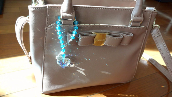 バックチャーム　サンキャッチャー　オーロラハート 4枚目の画像