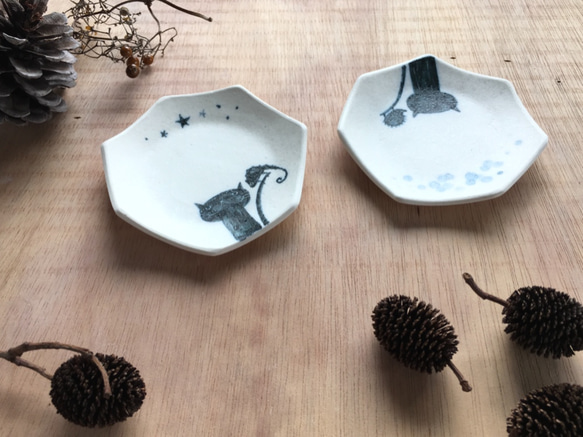 貓的臉“在尾巴上”Cat x Chameleon Cat x Hedgehog Dish Set工作 第4張的照片