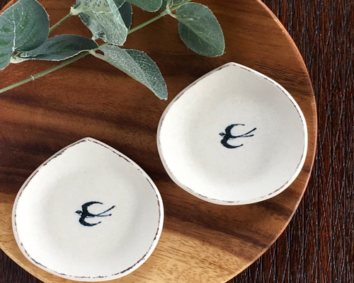 うつわやみたす 小鳥の豆皿 2枚セット うつわやみたす 小鳥の豆皿 2枚