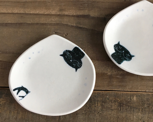 猫のうつわ「黒猫とペンギン」豆皿 薬味皿・豆皿 minakawaneko 通販