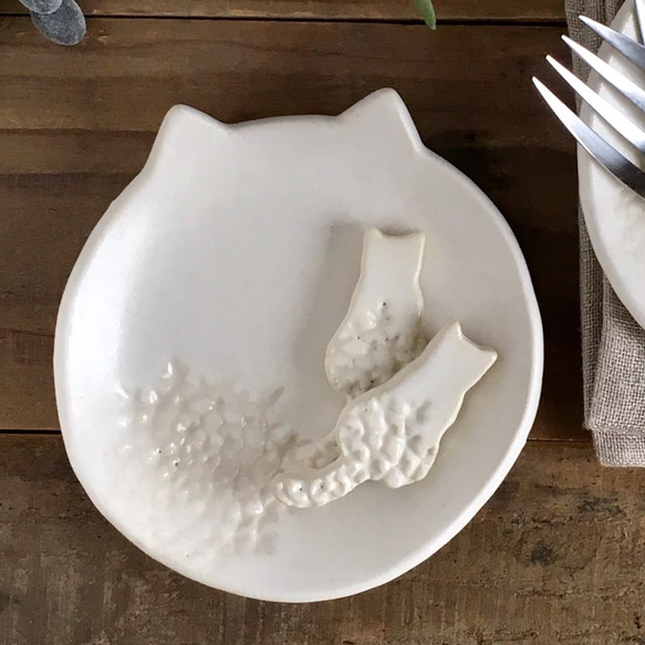 貓容器“白貓”1個小盤子和2個筷子架 第1張的照片