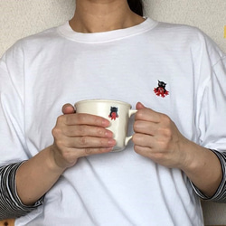 猫にタコ刺繍Tシャツ 2枚目の画像