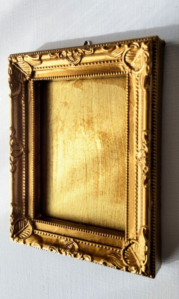 壁掛けオブジェ「ゴールド」長方形・独立スタンド付き・金縁額装 9枚目の画像