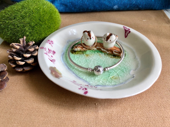 テーブルの上に小さなリスの装飾風景セラミックツリー 2枚目の画像
