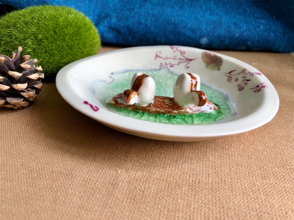 テーブルの上に小さなリスの装飾風景セラミックツリー 3枚目の画像