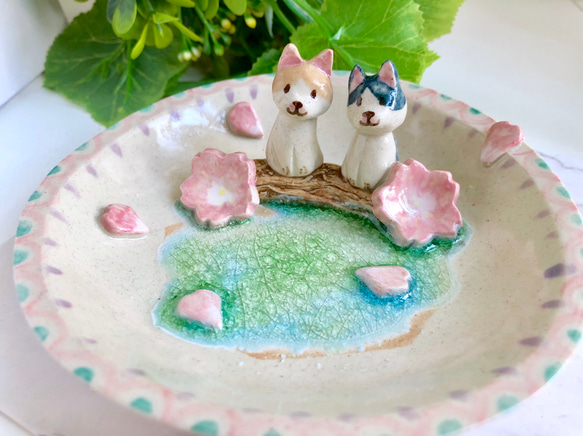 テーブル風景桜子犬カップルセラミック飾り皿 3枚目の画像