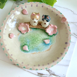 テーブル風景桜子犬カップルセラミック飾り皿 4枚目の画像