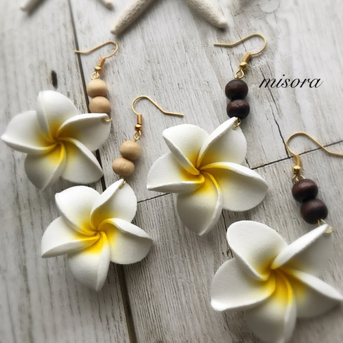 Gewelryz】背中合せのプルメリア☆天然石ピアス 【公式通販】