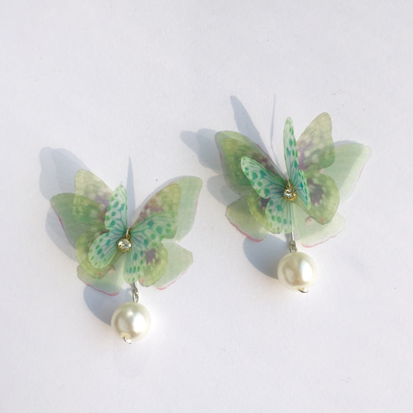 耳のクリップイヤリングを変更することができます！春の緑のシルクシフォンのグラデーションカラーの蝶のイヤリングの花のイヤリングの花 3枚目の画像