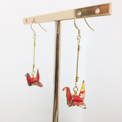 【ear clip/ear hook】red Japanese Origami paper crane earrings 3枚目の画像