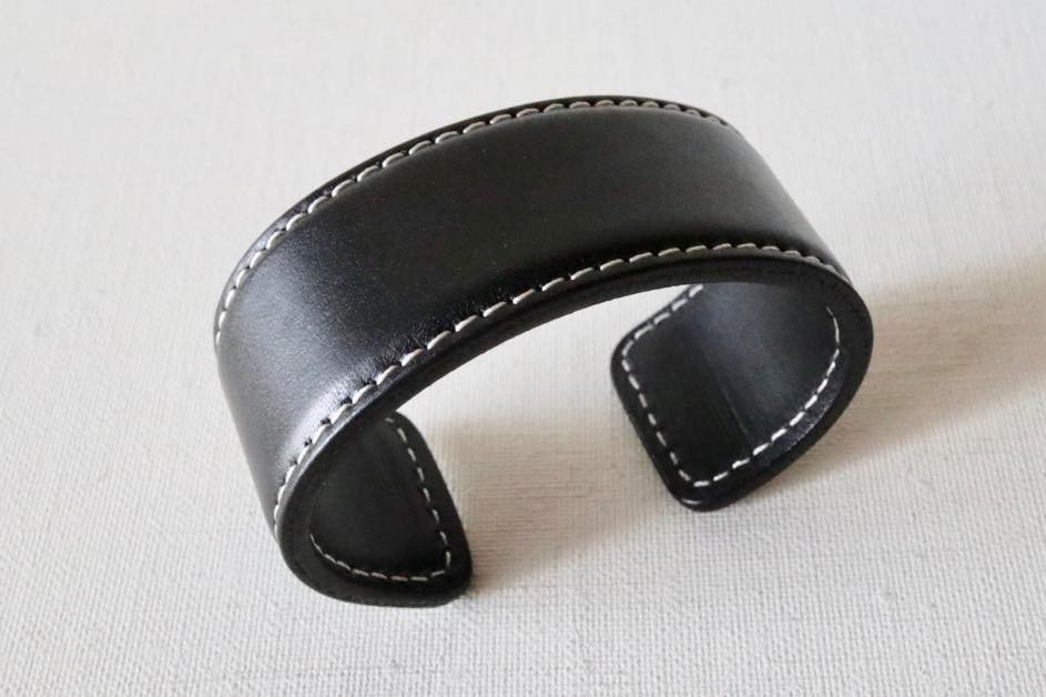 PERSIMMON 30mm幅 革製 バングル  ブラック × オフホワイト