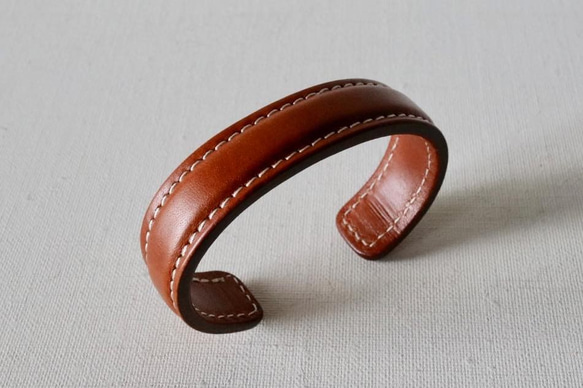 PERSIMMON 18mm幅 革製 バングル キャメル × オフホワイト バングル