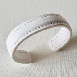 PERSIMMON 18mm幅 革製 バングル ホワイト × ホワイト バングル