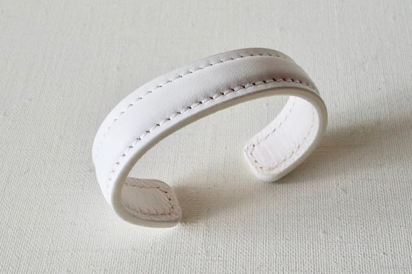PERSIMMON 18mm幅 革製 バングル ホワイト × ホワイト バングル
