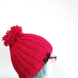 ●セール&送料無料・赤ずきん色のシンプルニット帽(取り外しリボン付き) 2枚目の画像