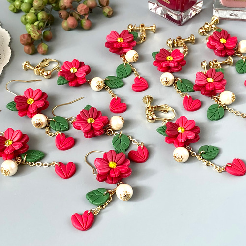 特集掲載】可憐な椿（ピアスorイヤリング）ポリマークレイ オーブン