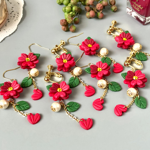 特集掲載】可憐な椿（ピアスorイヤリング）ポリマークレイ オーブン