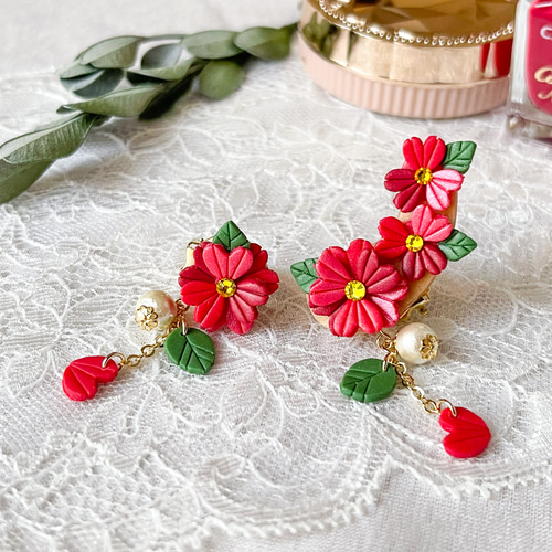 可憐な椿クリップイヤリング アシンメトリー ポリマークレイ オーブン