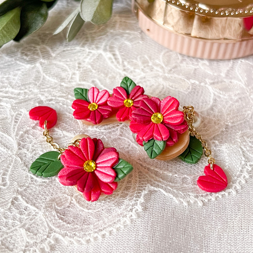 可憐な椿クリップイヤリング アシンメトリー ポリマークレイ オーブン