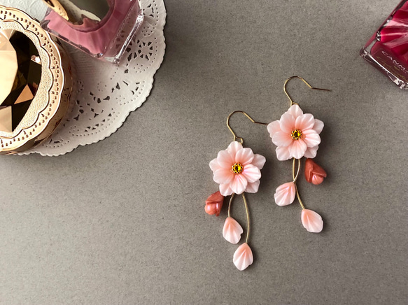 桃の花【アレルギー対応】ピアスorイヤリング ピアス（フック 