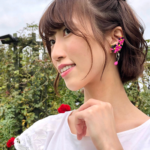 最高にエロかっこいいお花のイヤーカフ アシンメトリー ポリマークレイ