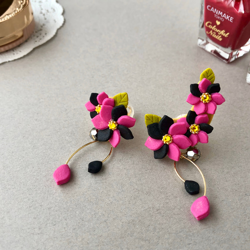 最高にエロかっこいいお花のイヤーカフ アシンメトリー ポリマークレイ